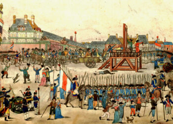 La notte più cupa calata sulle cupole del Cremlino