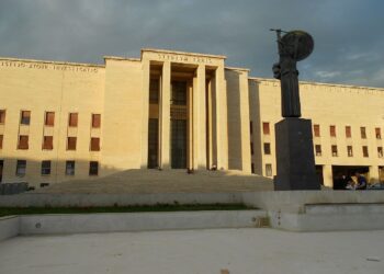 A Predappio cantano “Faccetta nera”, perché “Giovinezza” la suonano alla Sapienza