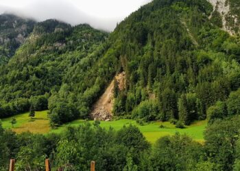 Sotto la marea di fango emerge la questione meridionale