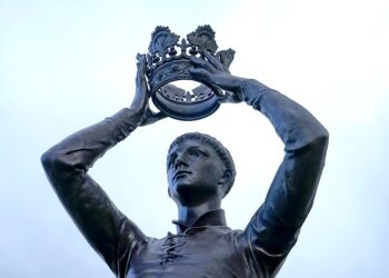 Lo spettacolo dell’Aristocrazia Antifascista in piazza a Milano