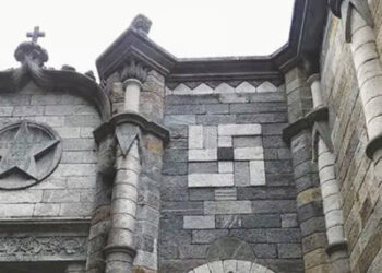 Le ‘svastiche mazziniane’ del Manifesto